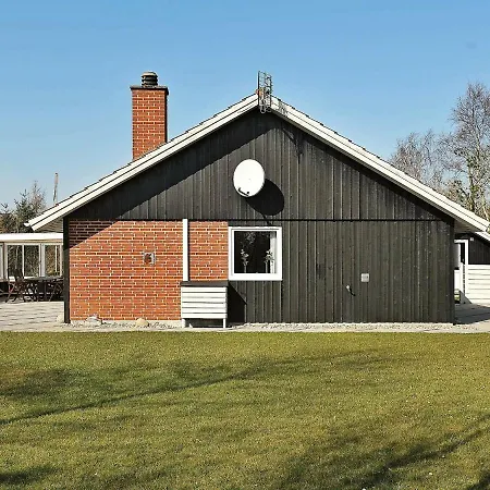 Three-bedroom Holiday In 44 Tatil Evi Oksbøl